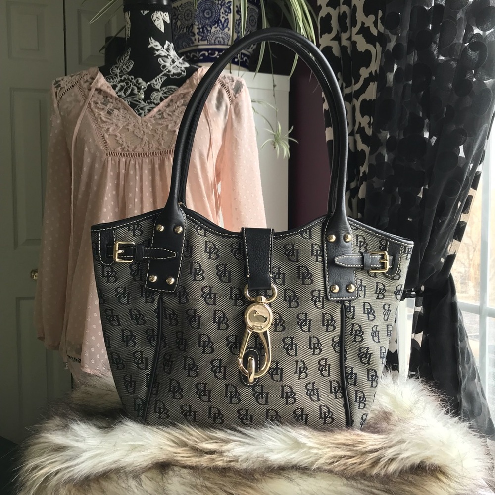 Dooney & Bourke Bag